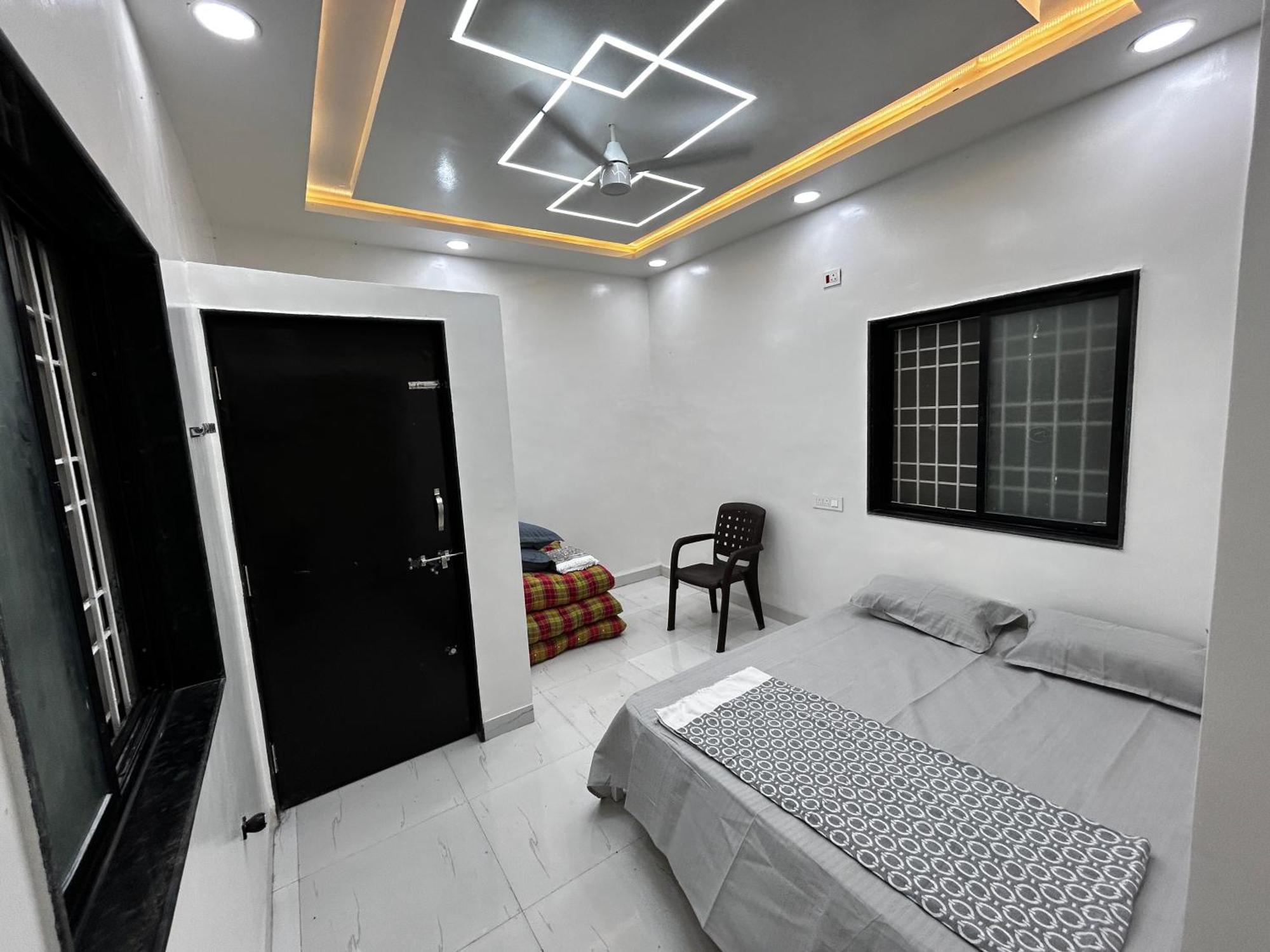 Vatavriksha Guest House,Akkalkot Akalkot Esterno foto