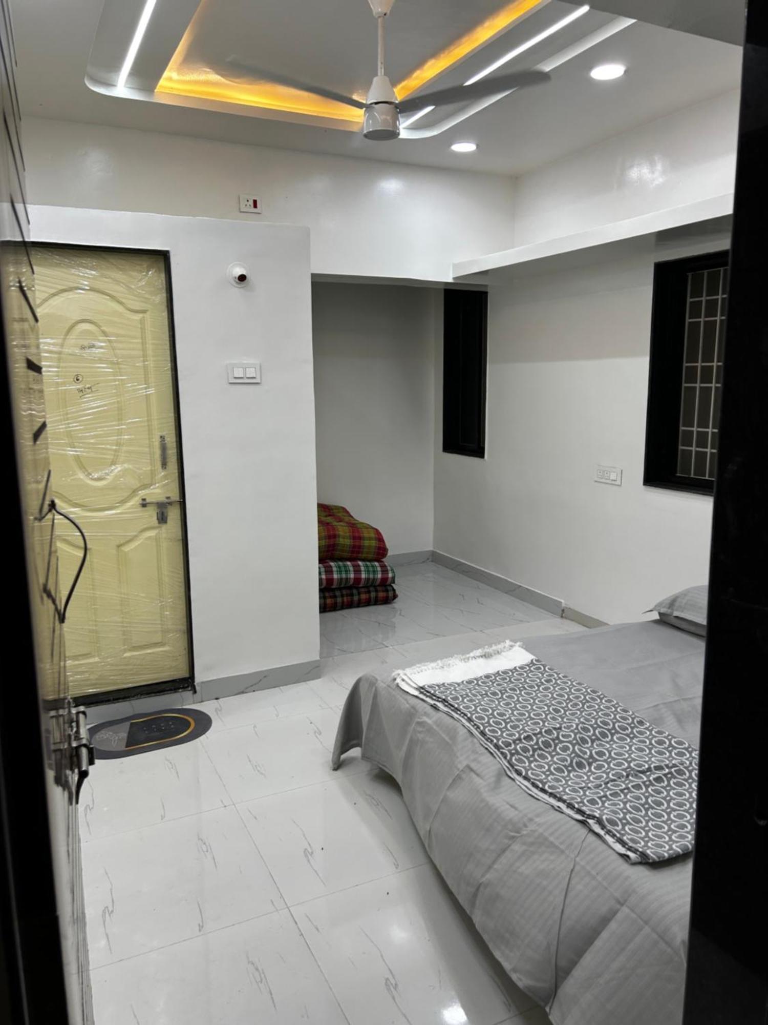 Vatavriksha Guest House,Akkalkot Akalkot Esterno foto