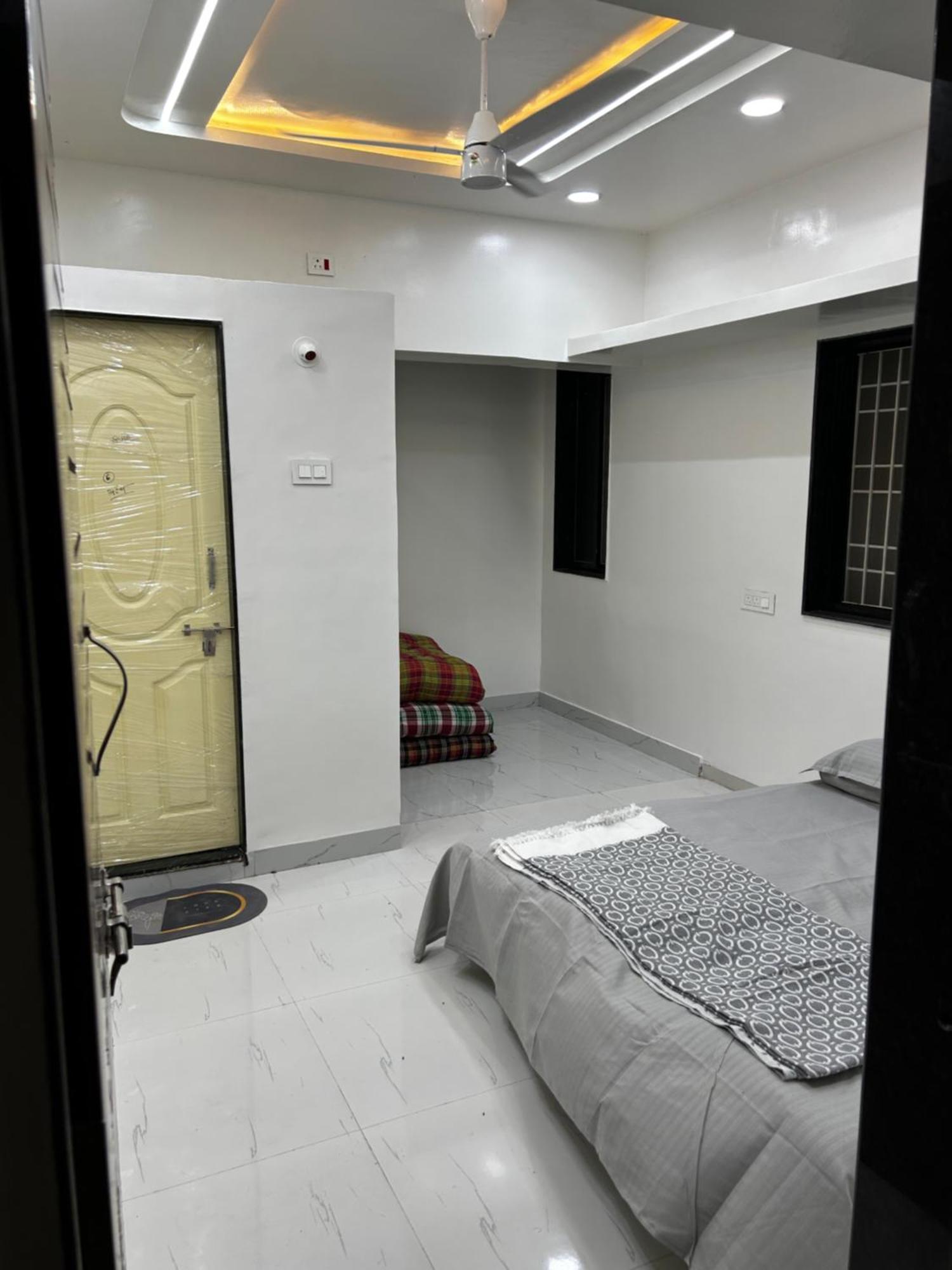 Vatavriksha Guest House,Akkalkot Akalkot Esterno foto